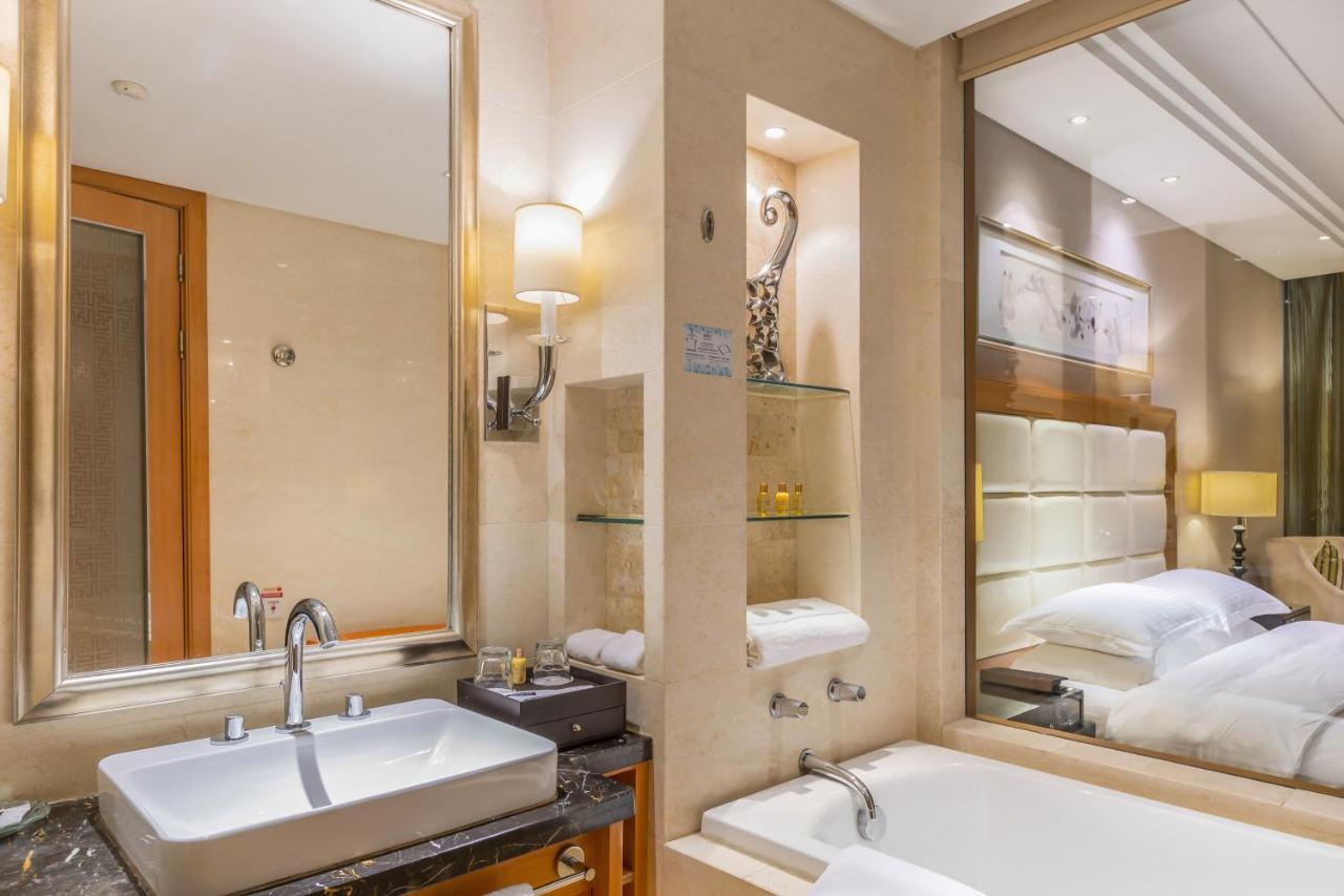Wyndham Xinyang Downtown Hotel Eksteriør billede