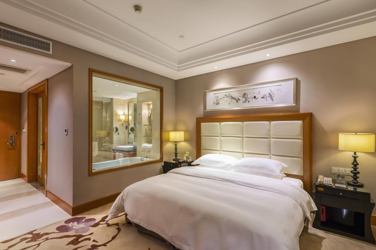 Wyndham Xinyang Downtown Hotel Eksteriør billede