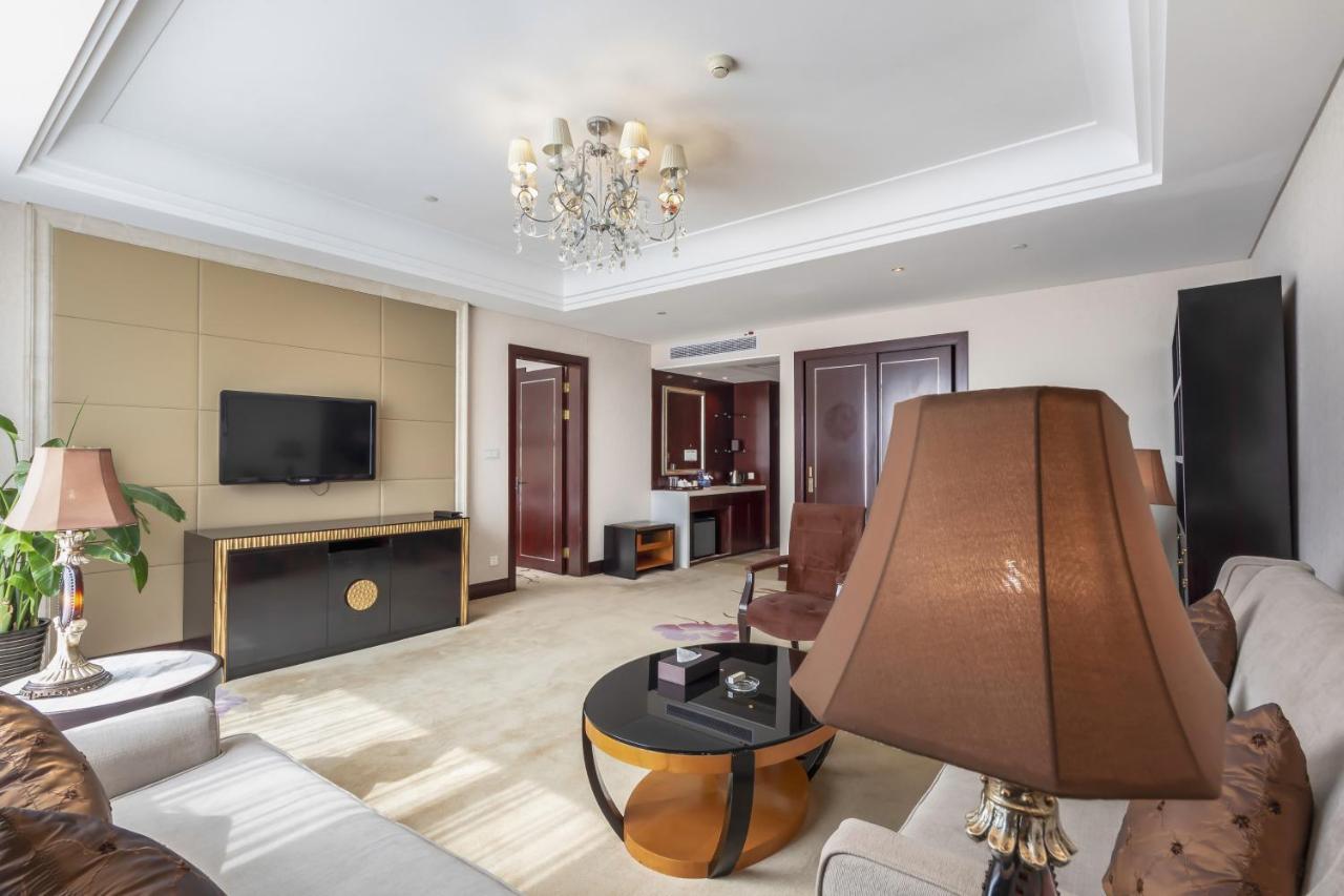 Wyndham Xinyang Downtown Hotel Eksteriør billede