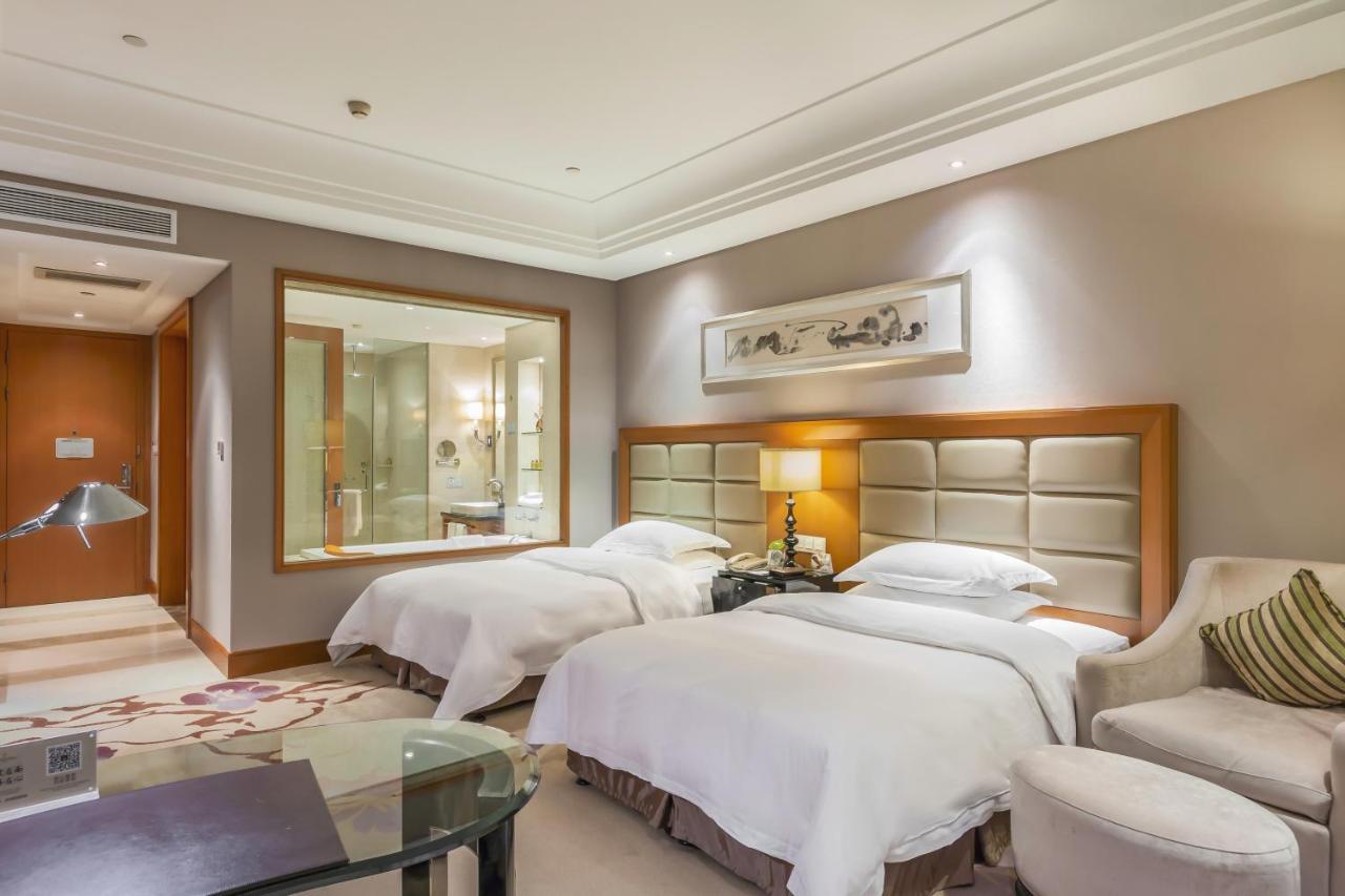 Wyndham Xinyang Downtown Hotel Eksteriør billede