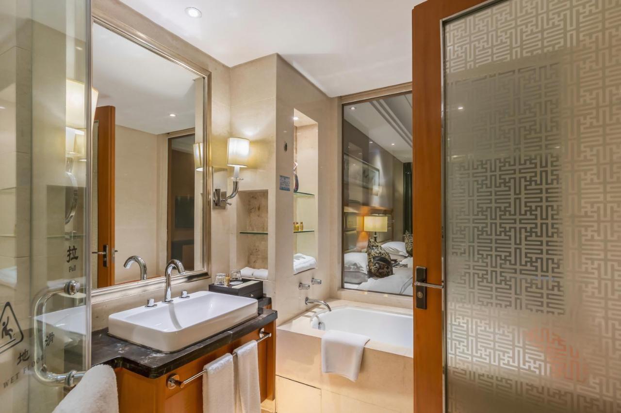 Wyndham Xinyang Downtown Hotel Eksteriør billede