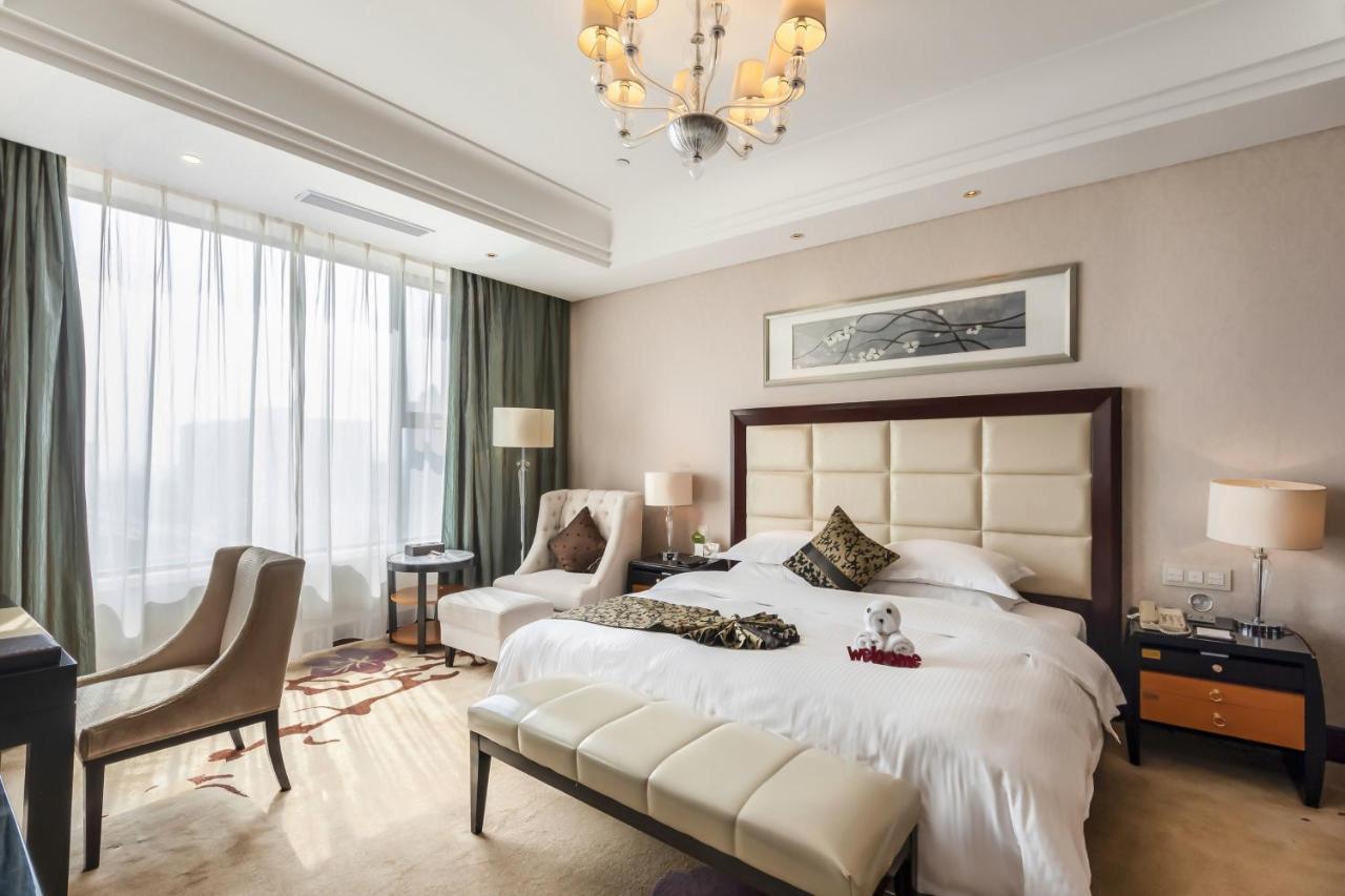 Wyndham Xinyang Downtown Hotel Eksteriør billede