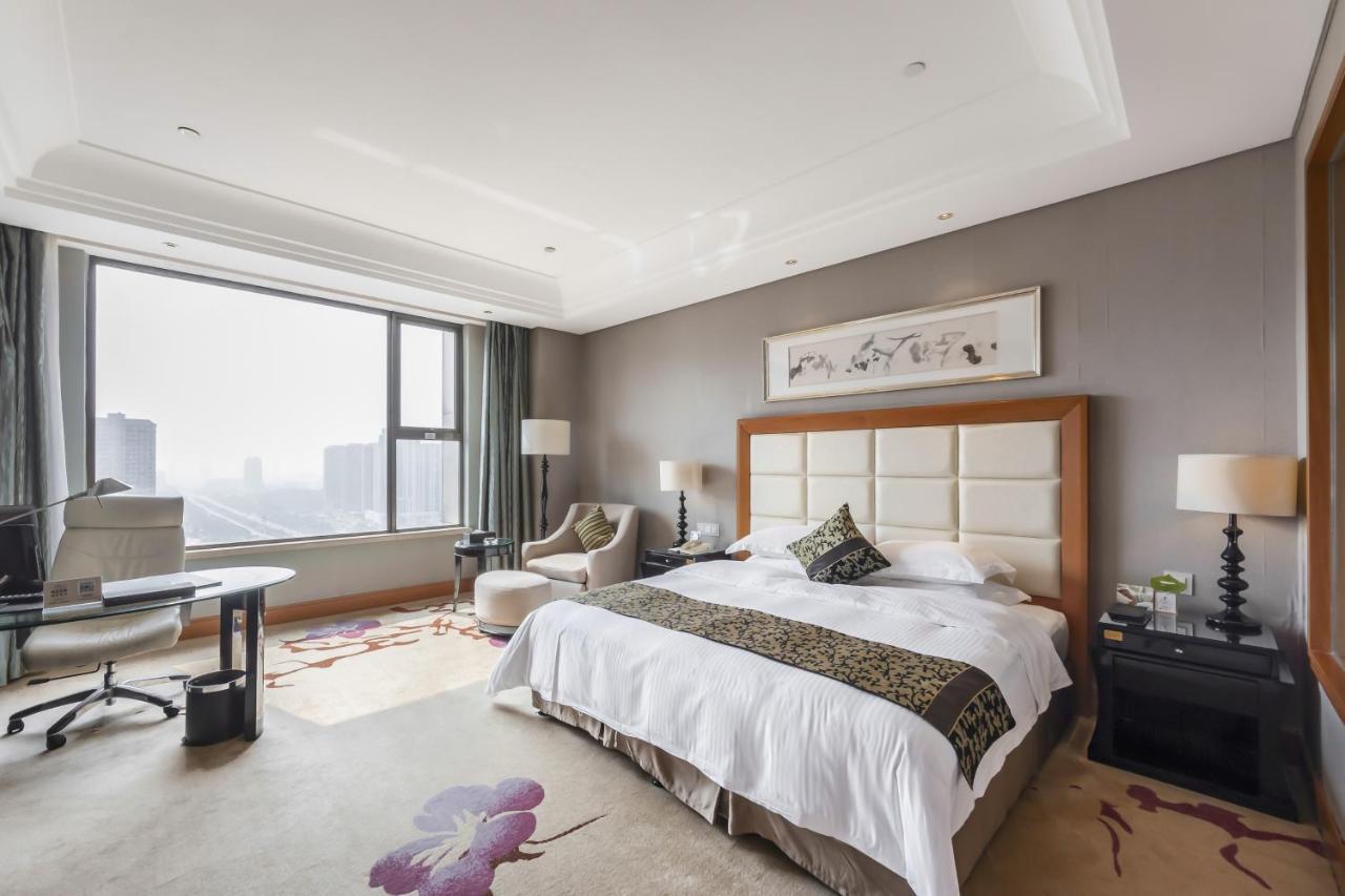 Wyndham Xinyang Downtown Hotel Eksteriør billede