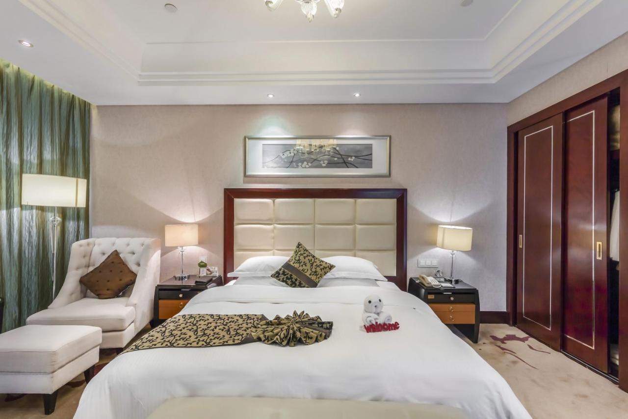 Wyndham Xinyang Downtown Hotel Eksteriør billede