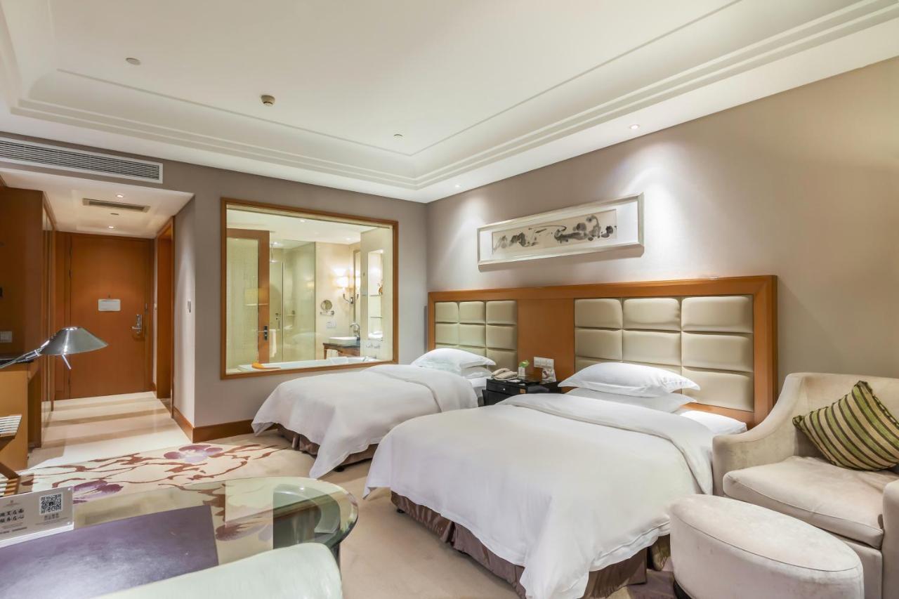 Wyndham Xinyang Downtown Hotel Eksteriør billede