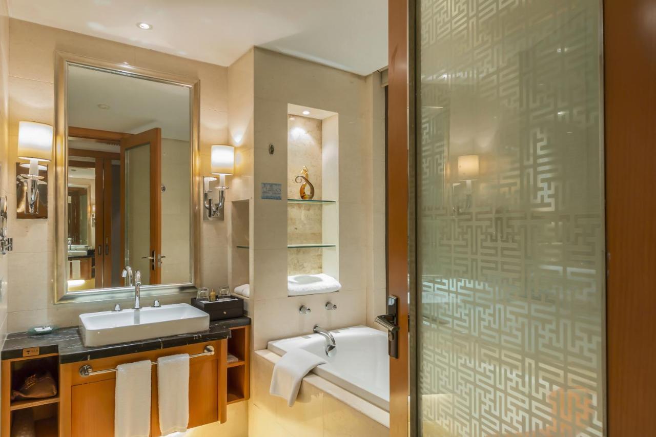 Wyndham Xinyang Downtown Hotel Eksteriør billede