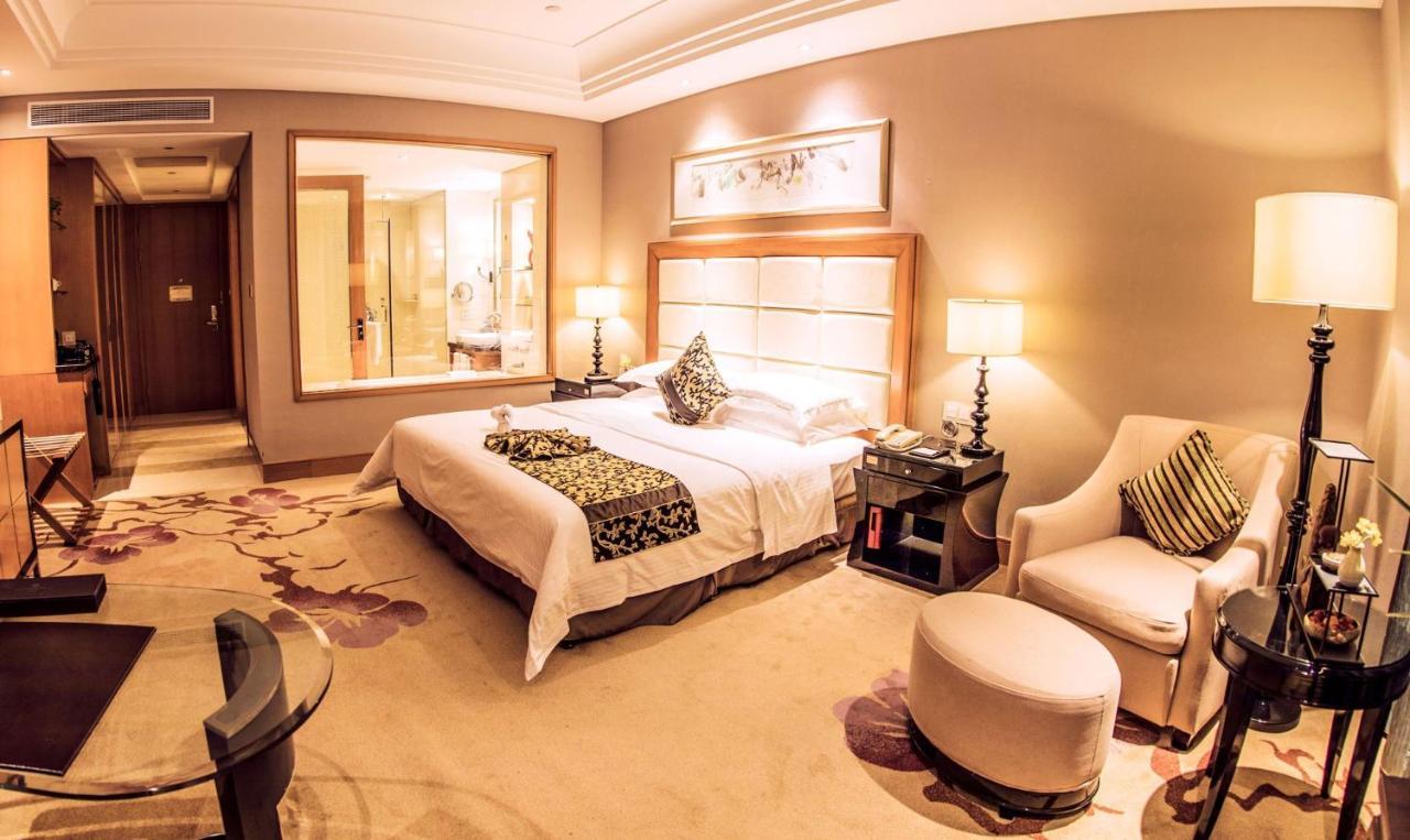 Wyndham Xinyang Downtown Hotel Eksteriør billede