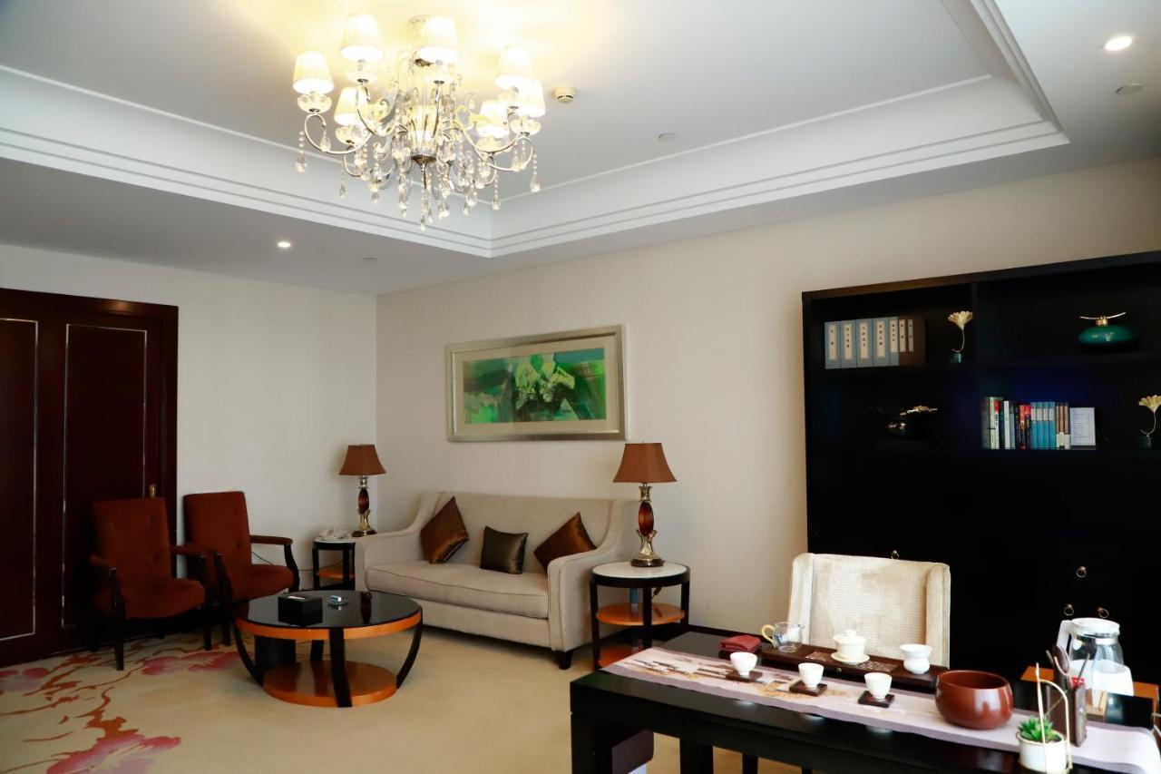 Wyndham Xinyang Downtown Hotel Eksteriør billede