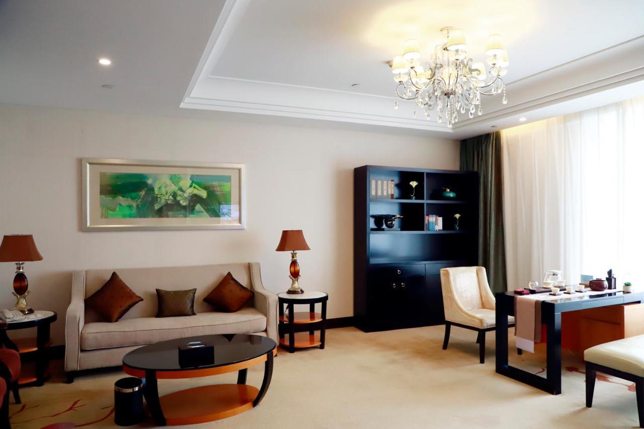 Wyndham Xinyang Downtown Hotel Eksteriør billede