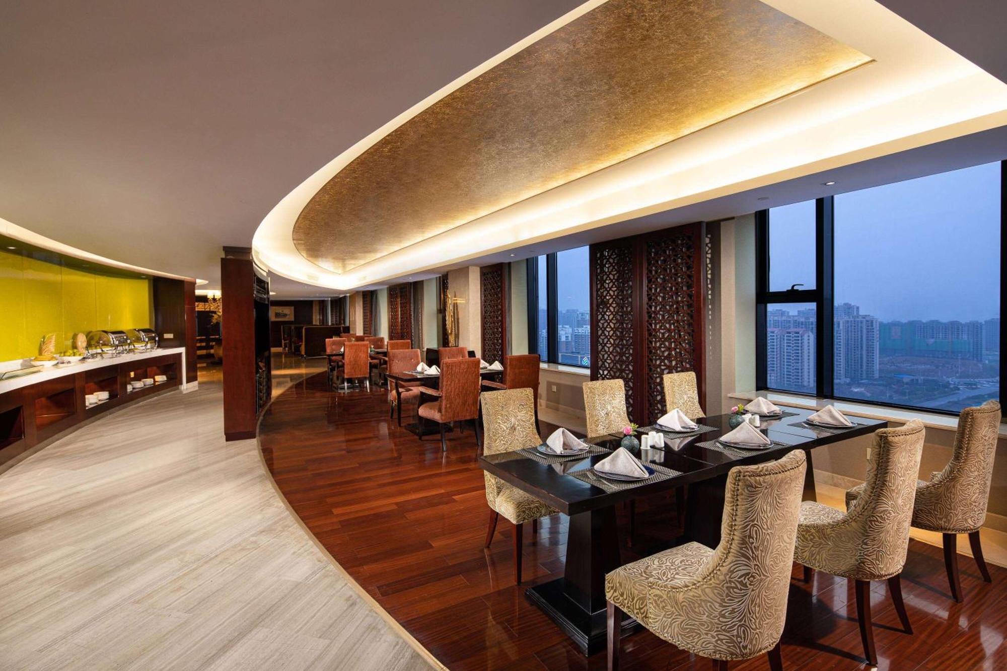 Wyndham Xinyang Downtown Hotel Eksteriør billede