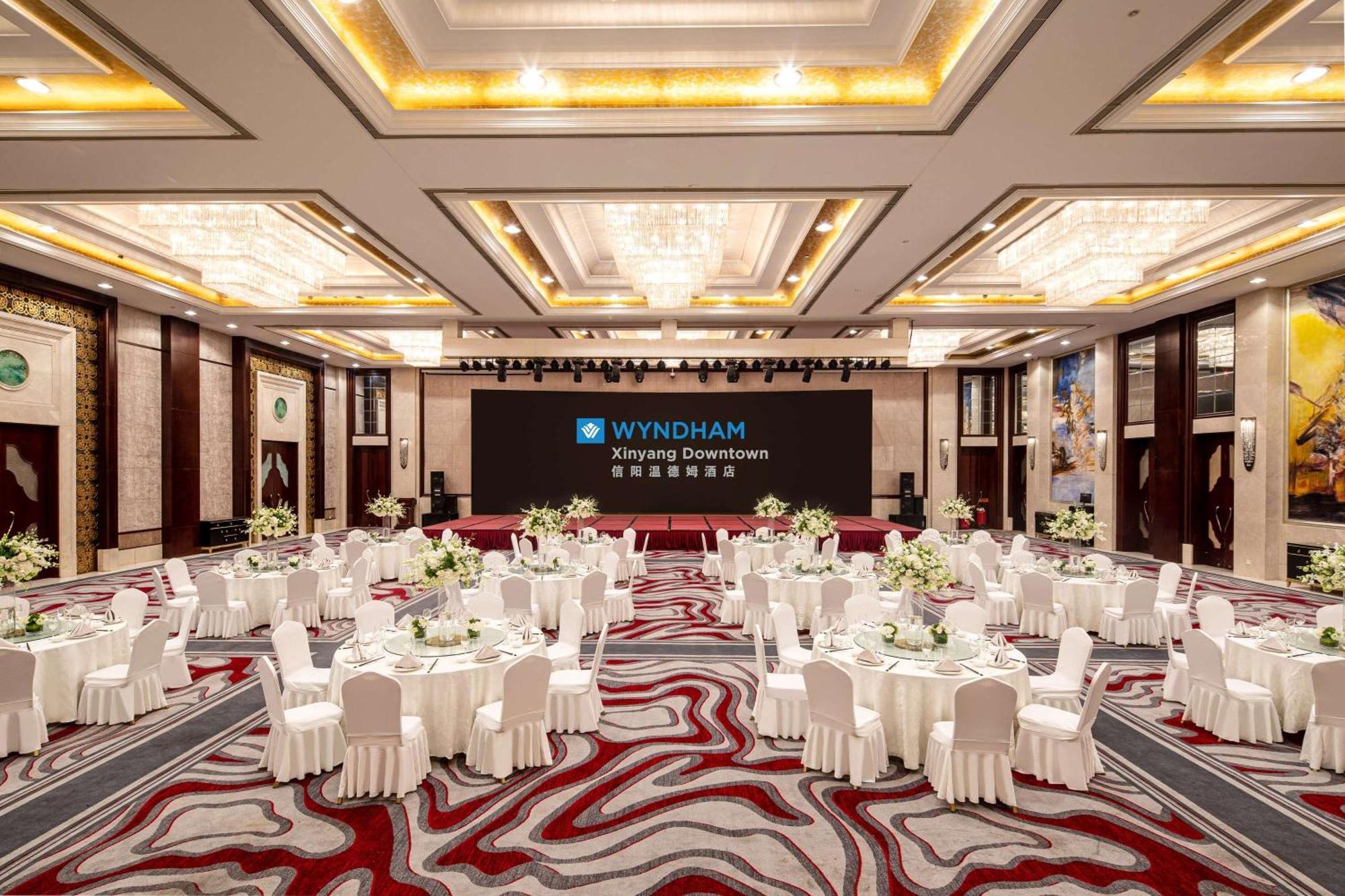 Wyndham Xinyang Downtown Hotel Eksteriør billede